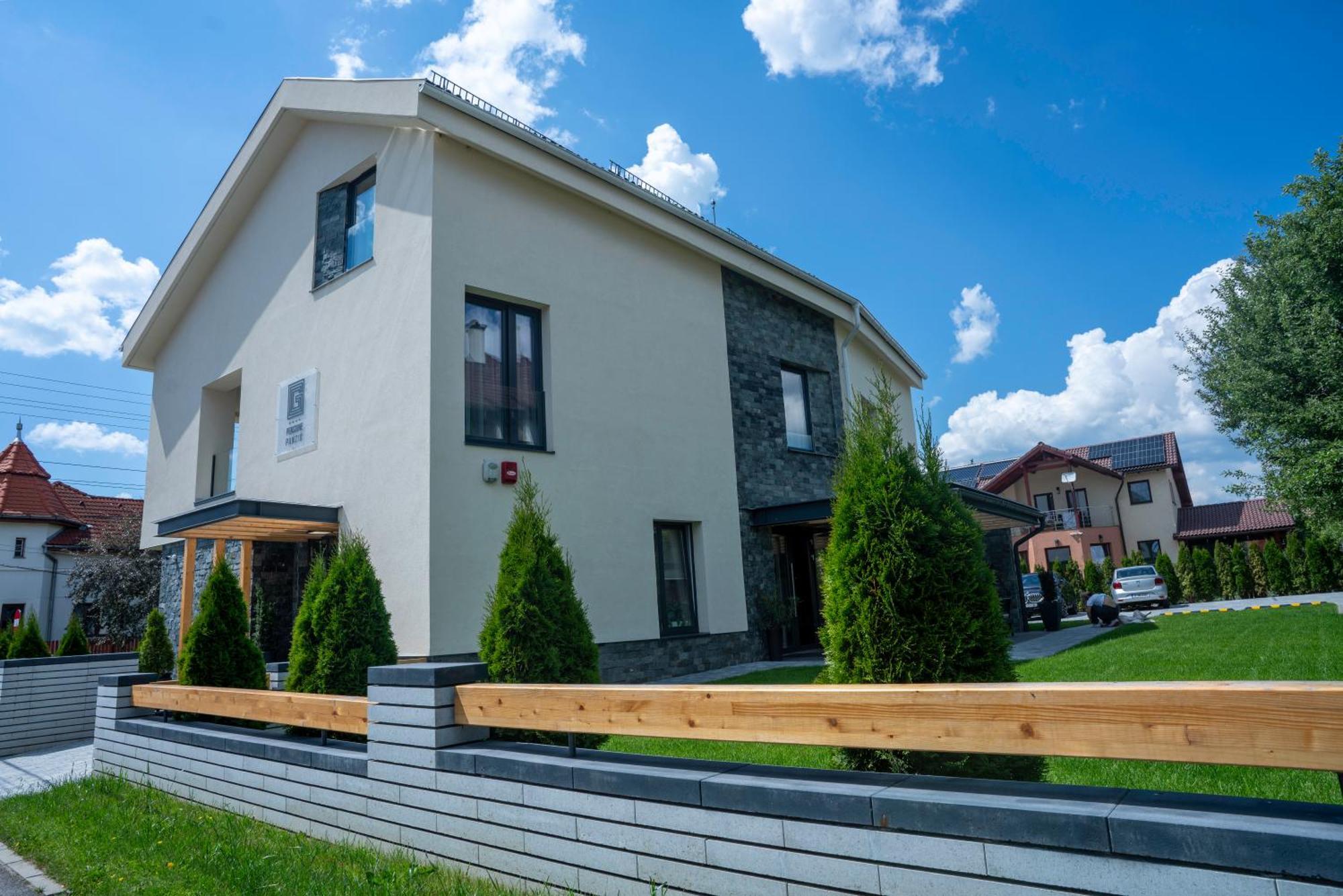 Pensiunea Gambrinus **** Miercurea Ciuc Exterior foto