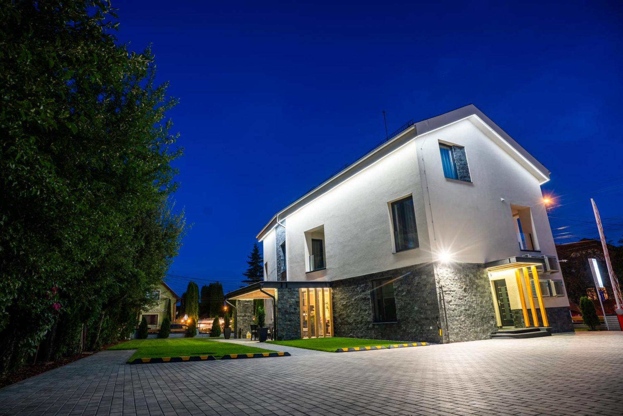 Pensiunea Gambrinus **** Miercurea Ciuc Exterior foto